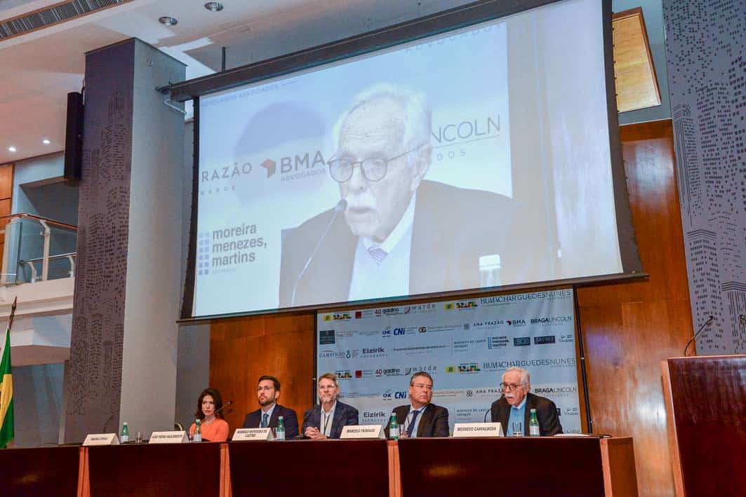 Regulação twin peaks